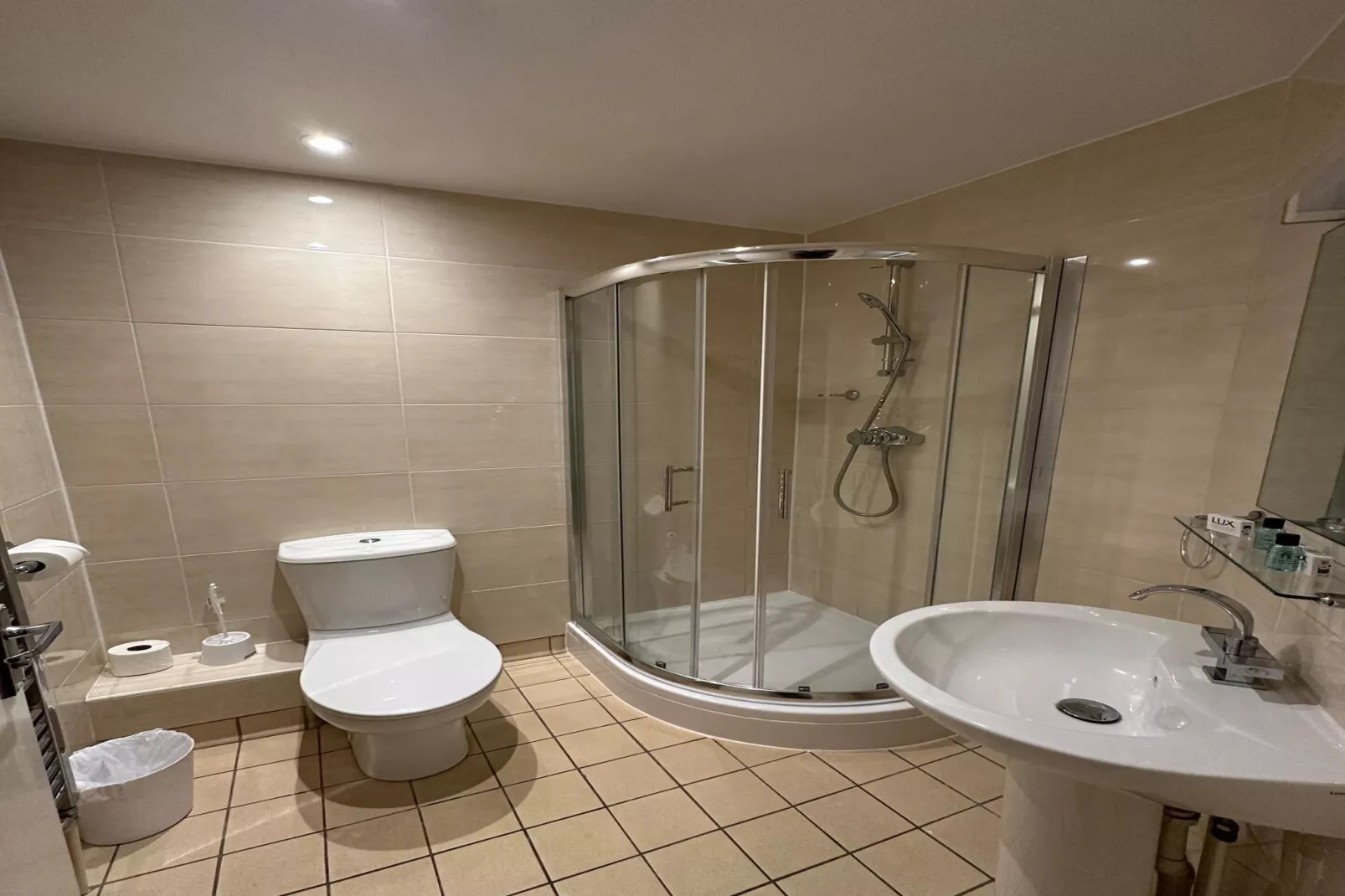 Standard Double Room - Badkamer