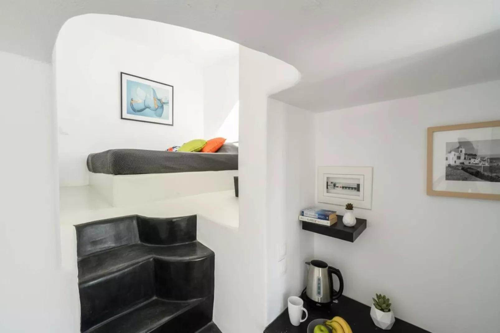 Poseidon’s Water Escape Santorini Rooftop Jacuzzi - Slaapkamer