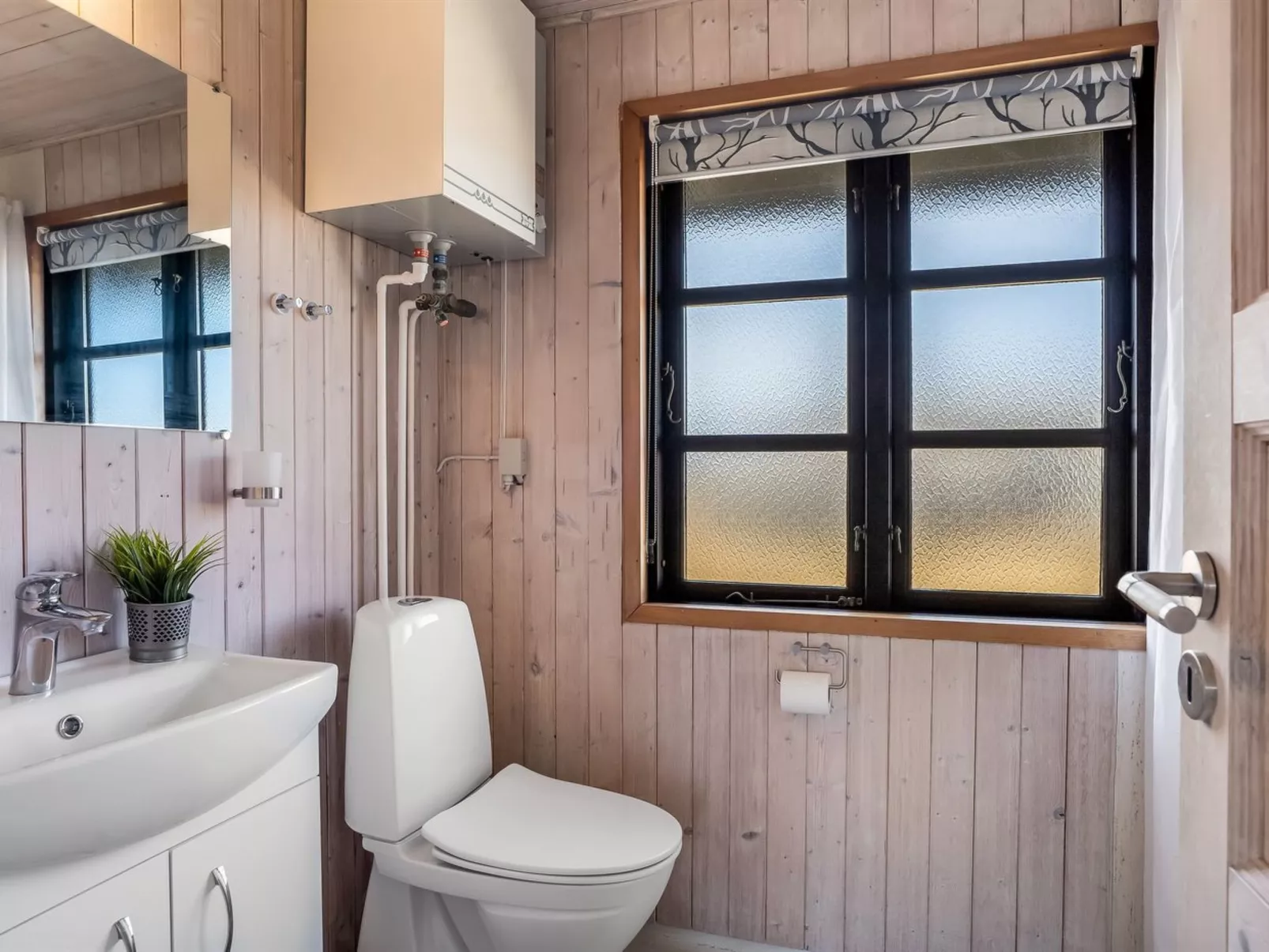 "Eida" - 400m from the sea - Binnen