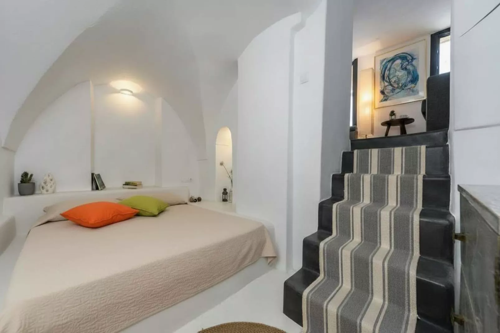 Poseidon’s Water Escape Santorini Rooftop Jacuzzi - Slaapkamer