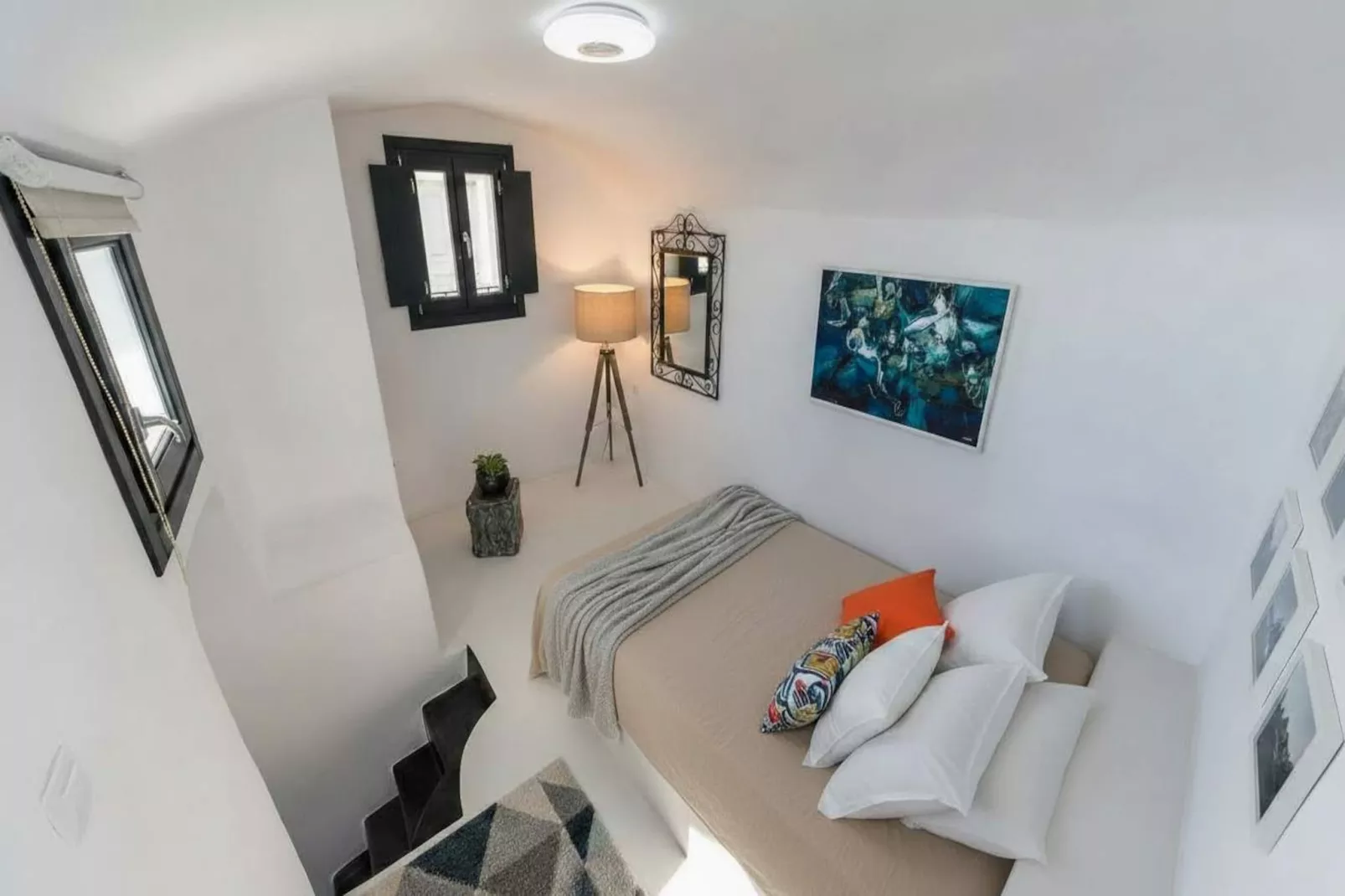 Poseidon’s Water Escape Santorini Rooftop Jacuzzi - Slaapkamer