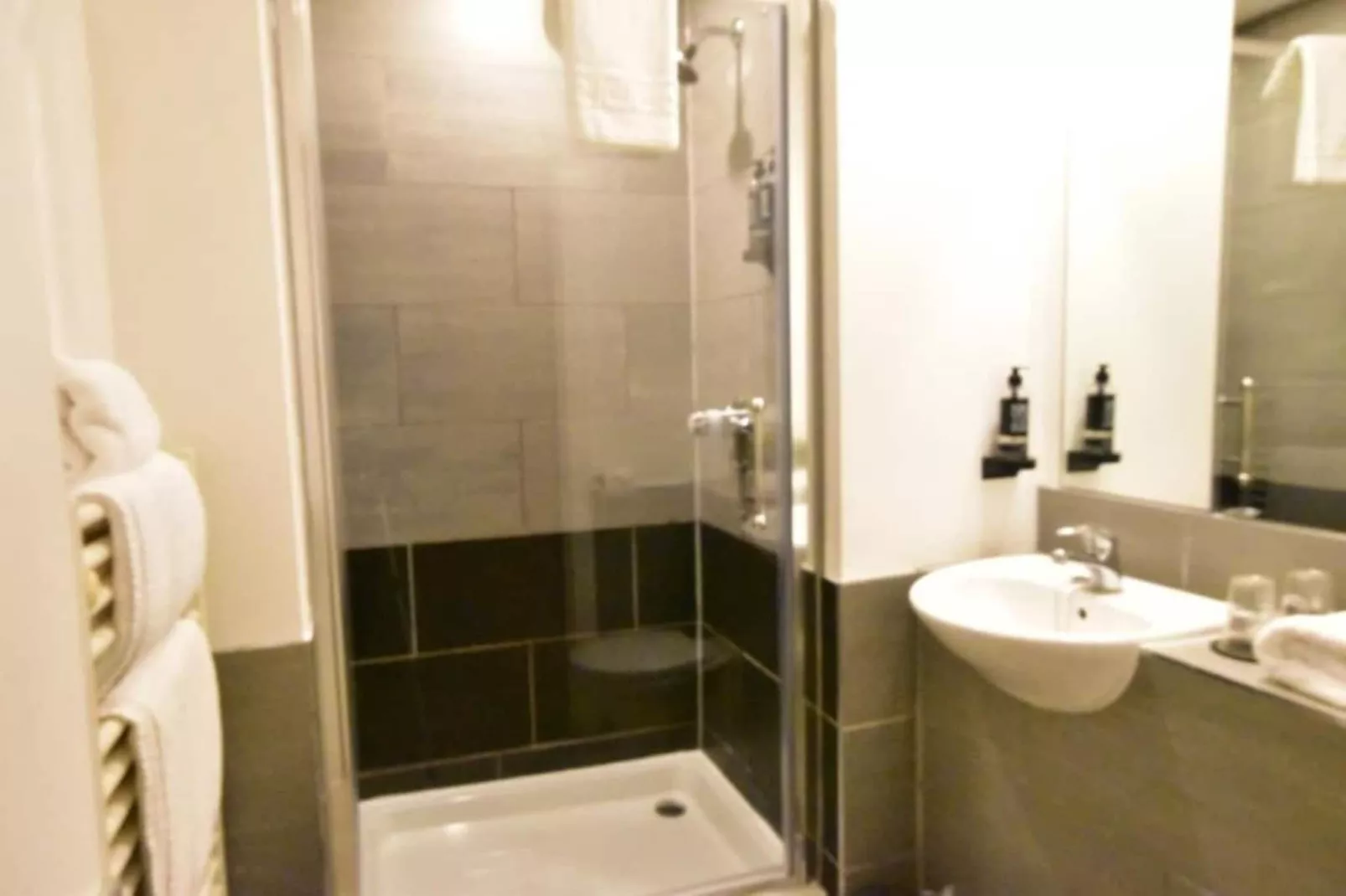 Compact Double Room - Badkamer