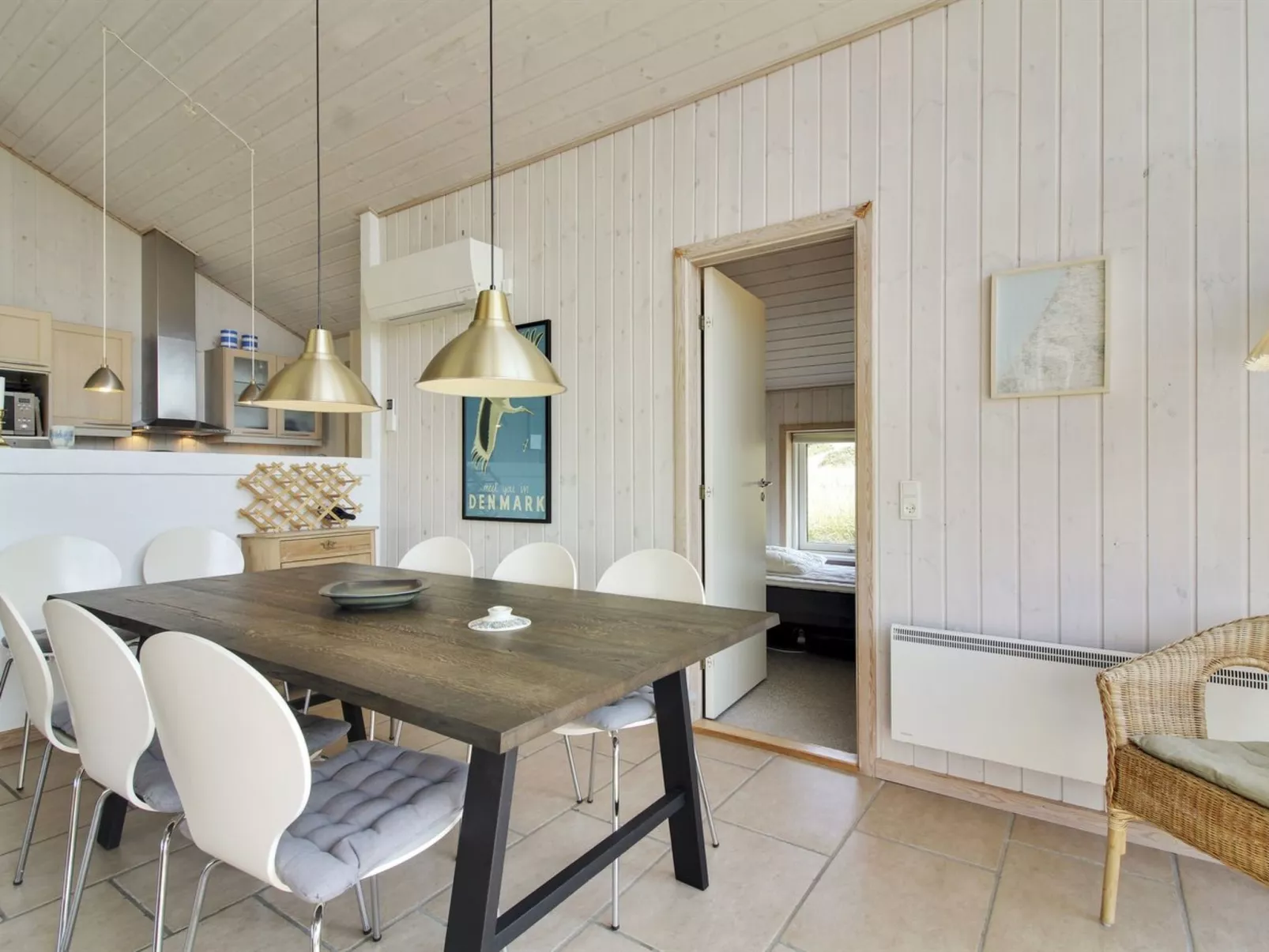 "Åmunde" - 150m from the sea - Binnen