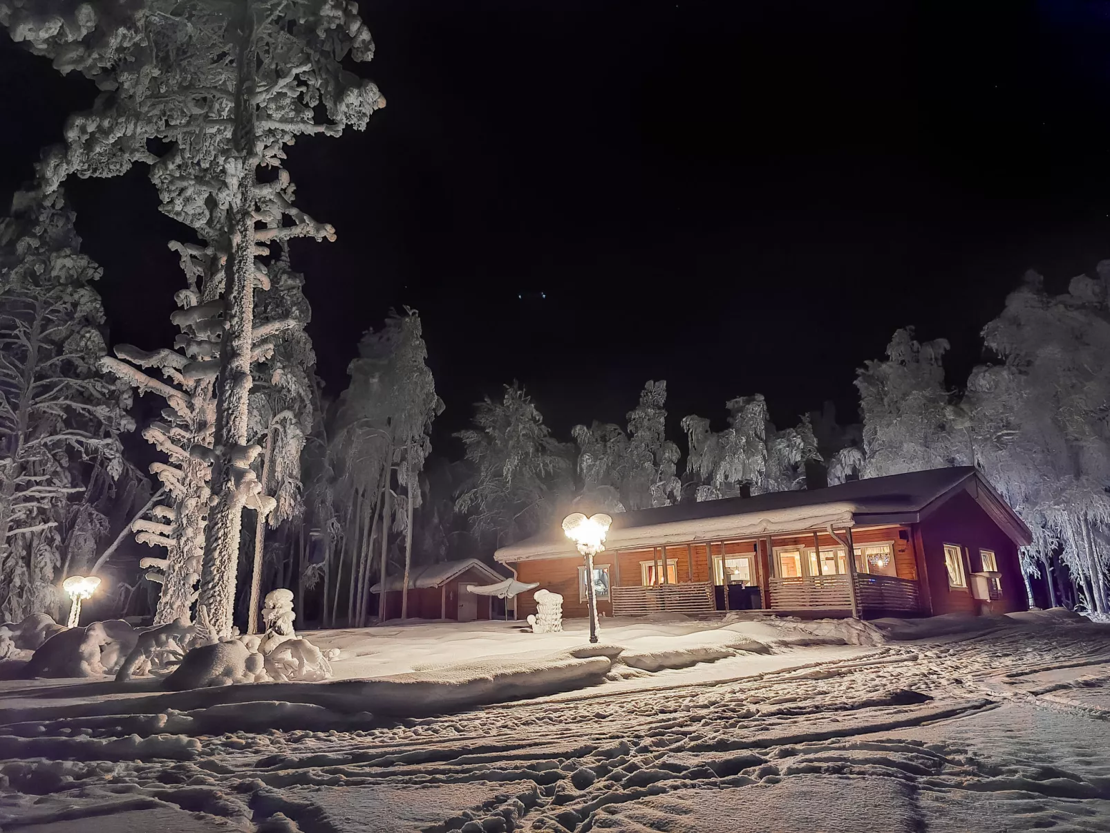 Oravajärven talo (ent. suomela) - Binnen