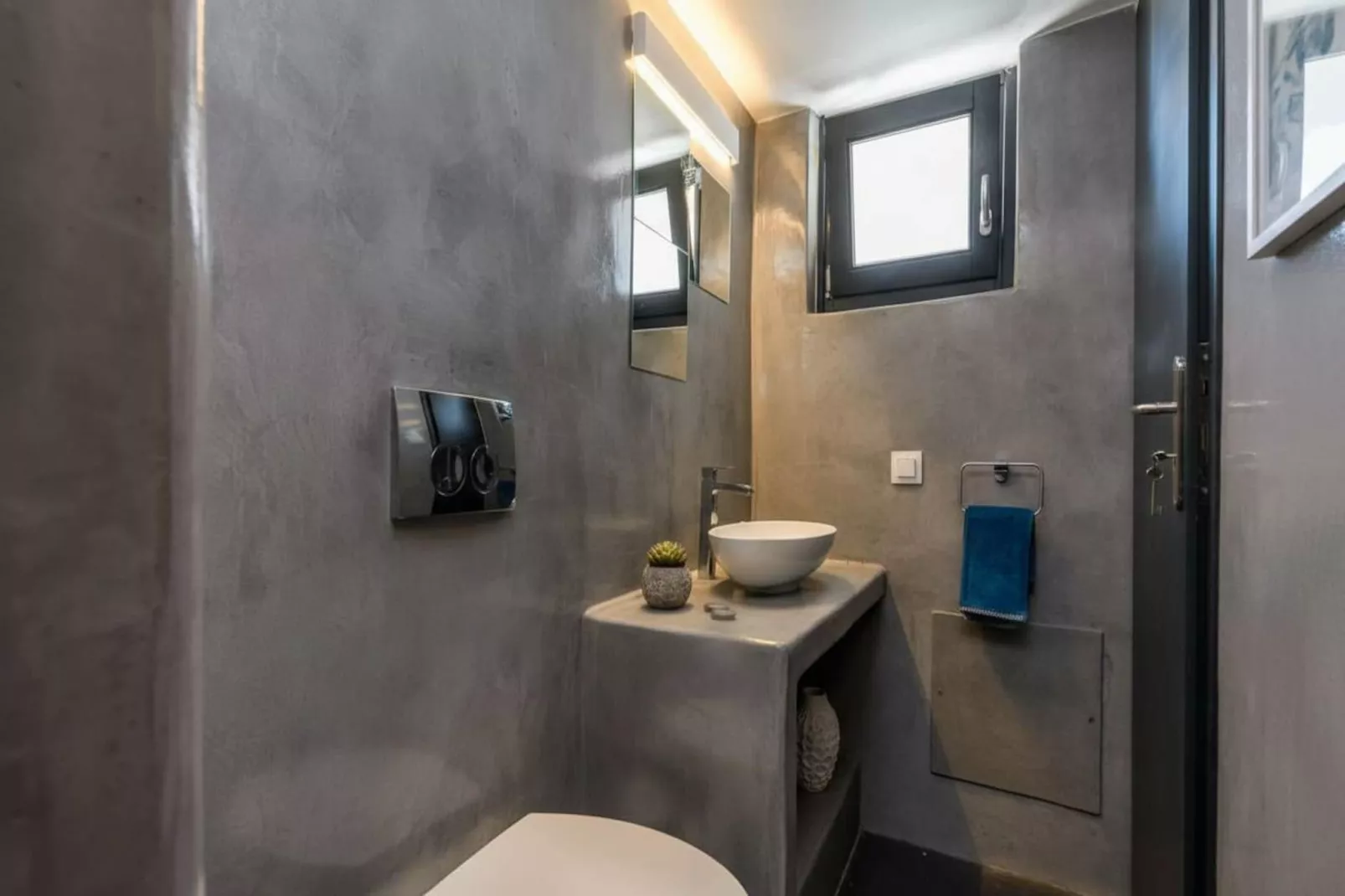 Poseidon’s Water Escape Santorini Rooftop Jacuzzi - Badkamer