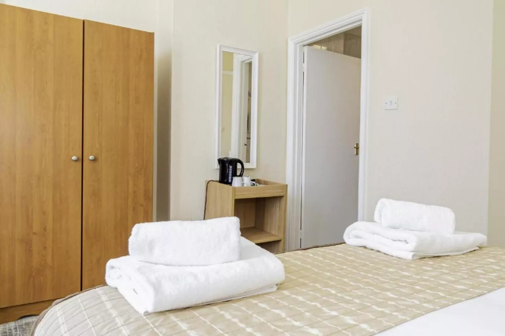 Standard Double Room - Slaapkamer