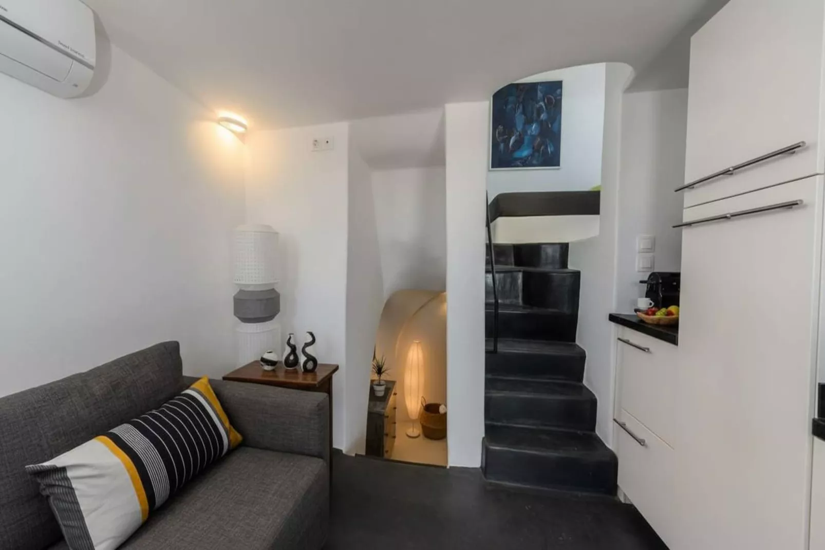 Poseidon’s Water Escape Santorini Rooftop Jacuzzi - Woonkamer