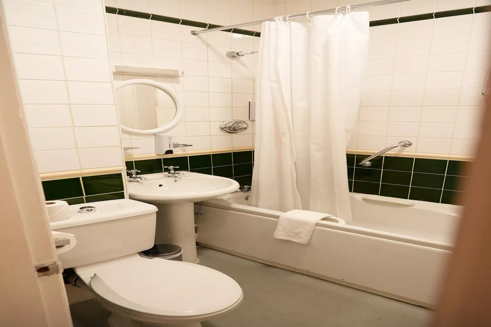 Standard Single Room - Badkamer