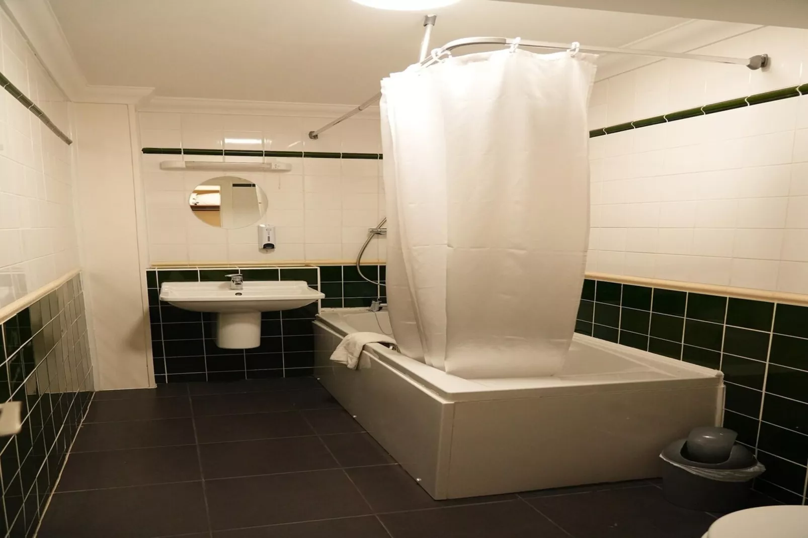 Standard Single Room - Badkamer
