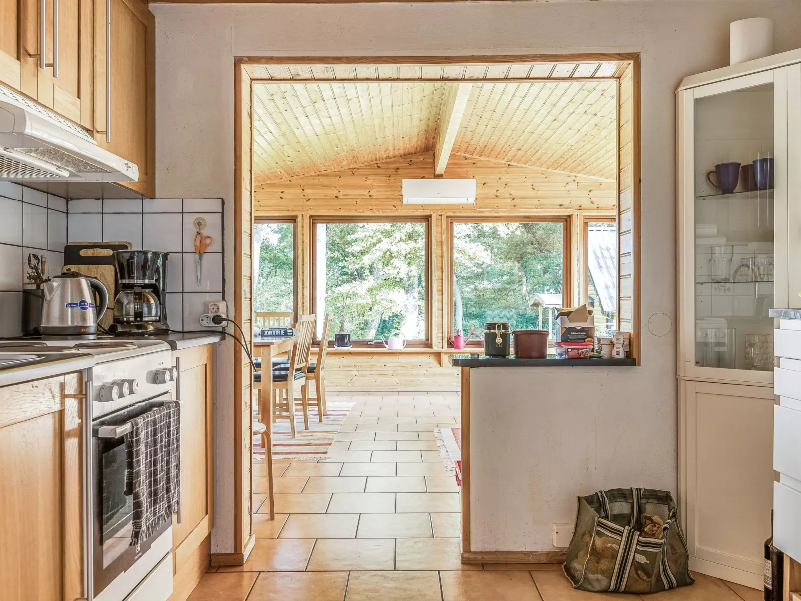 Kjuge Gula Huset-Binnen