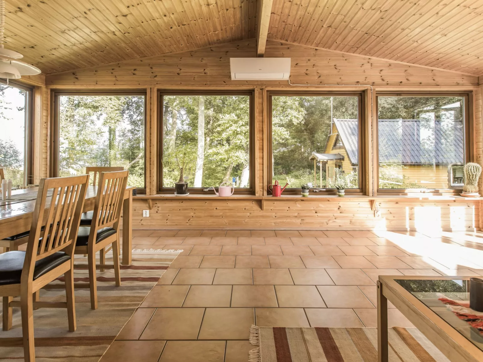 Kjuge Gula Huset-Binnen
