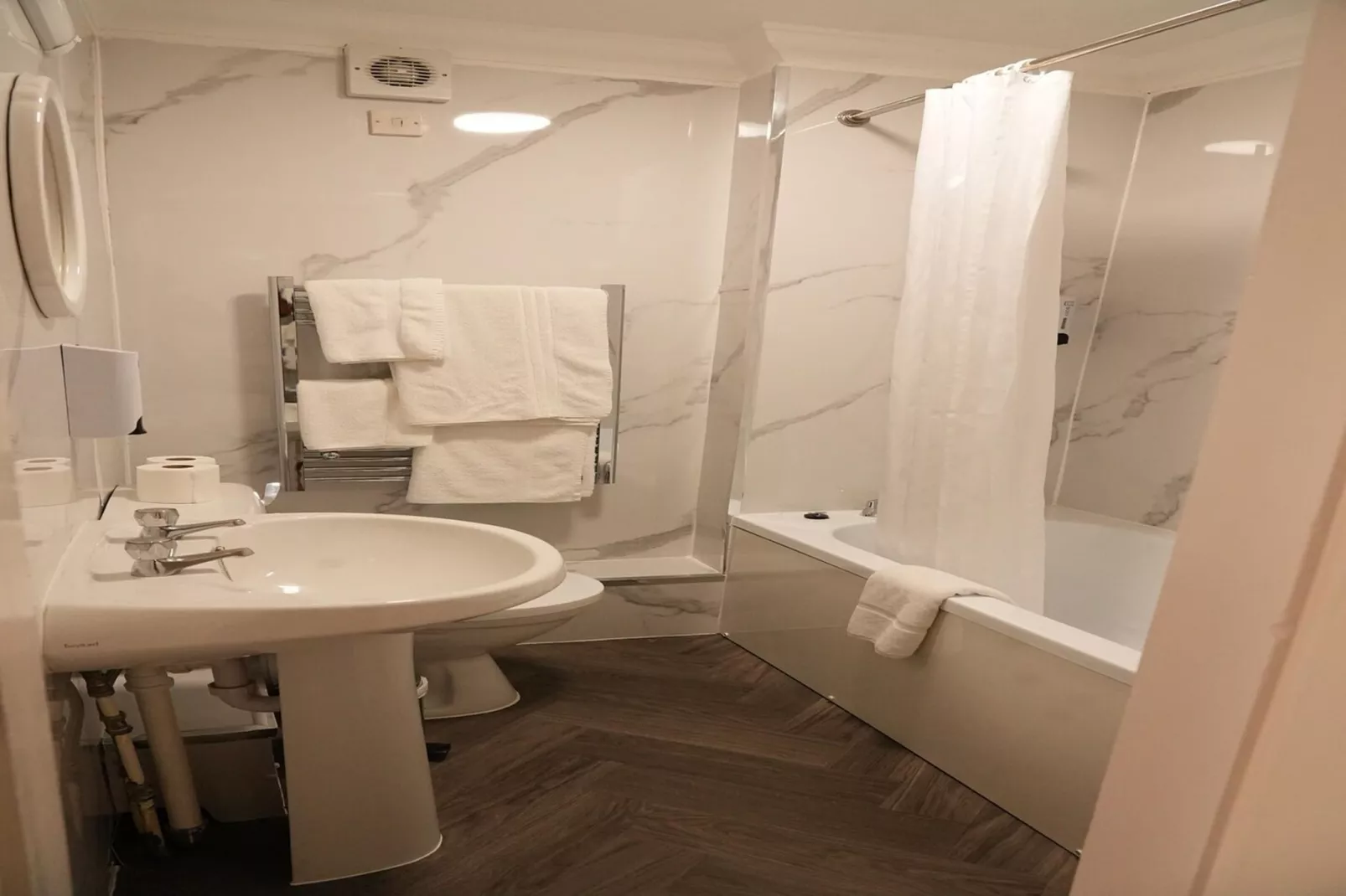 Standard Twin Room - Badkamer