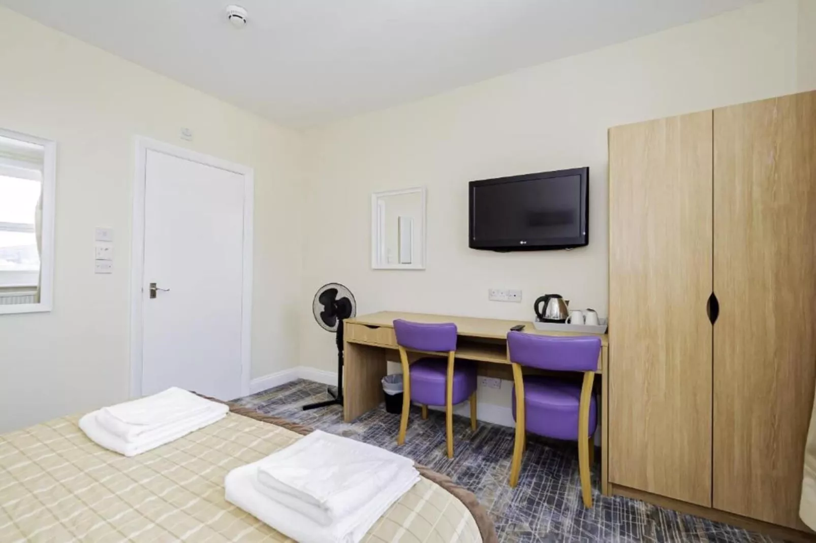 Twin Room with Sea View - Slaapkamer