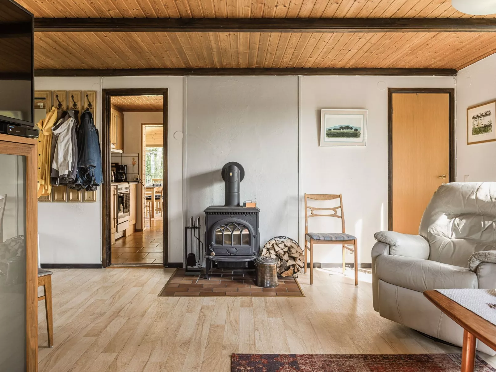 Kjuge Gula Huset-Binnen