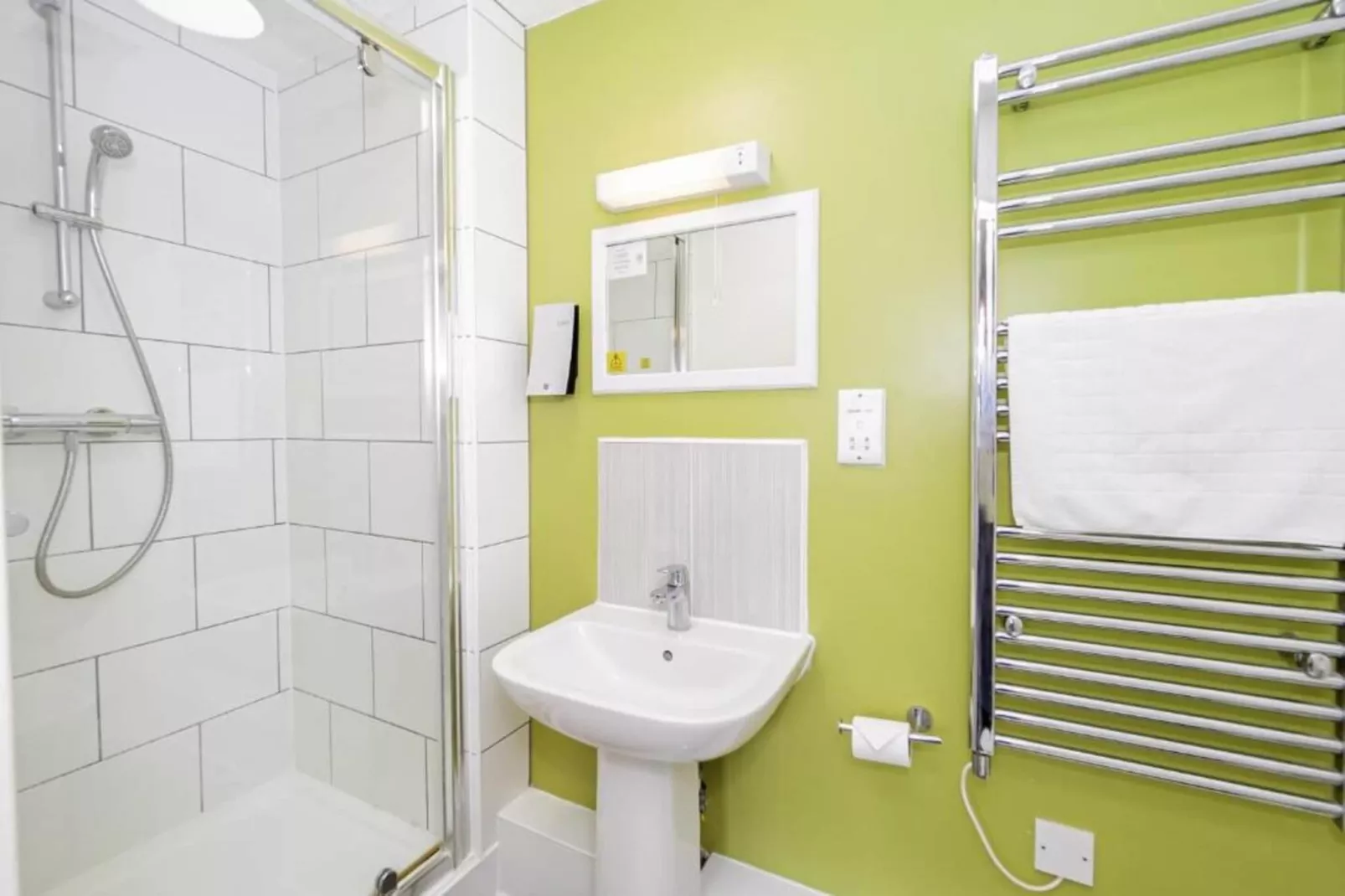Standard Double Room - Badkamer
