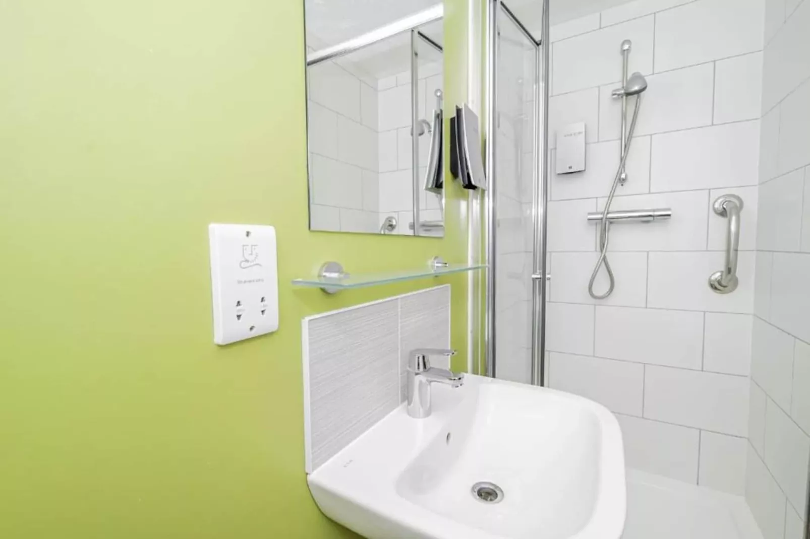 Standard Triple Room - Badkamer
