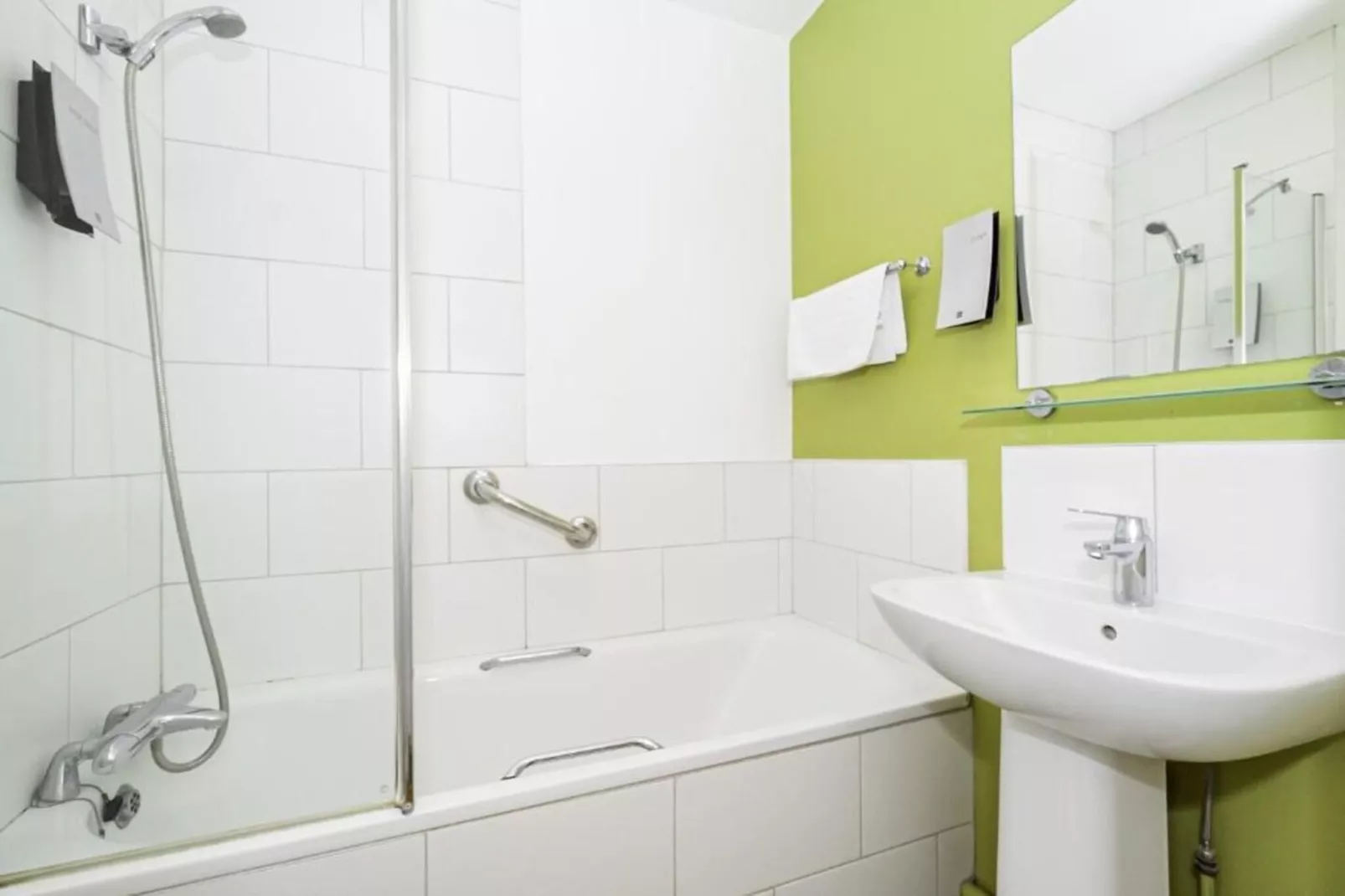 Twin Room with Sea View - Badkamer