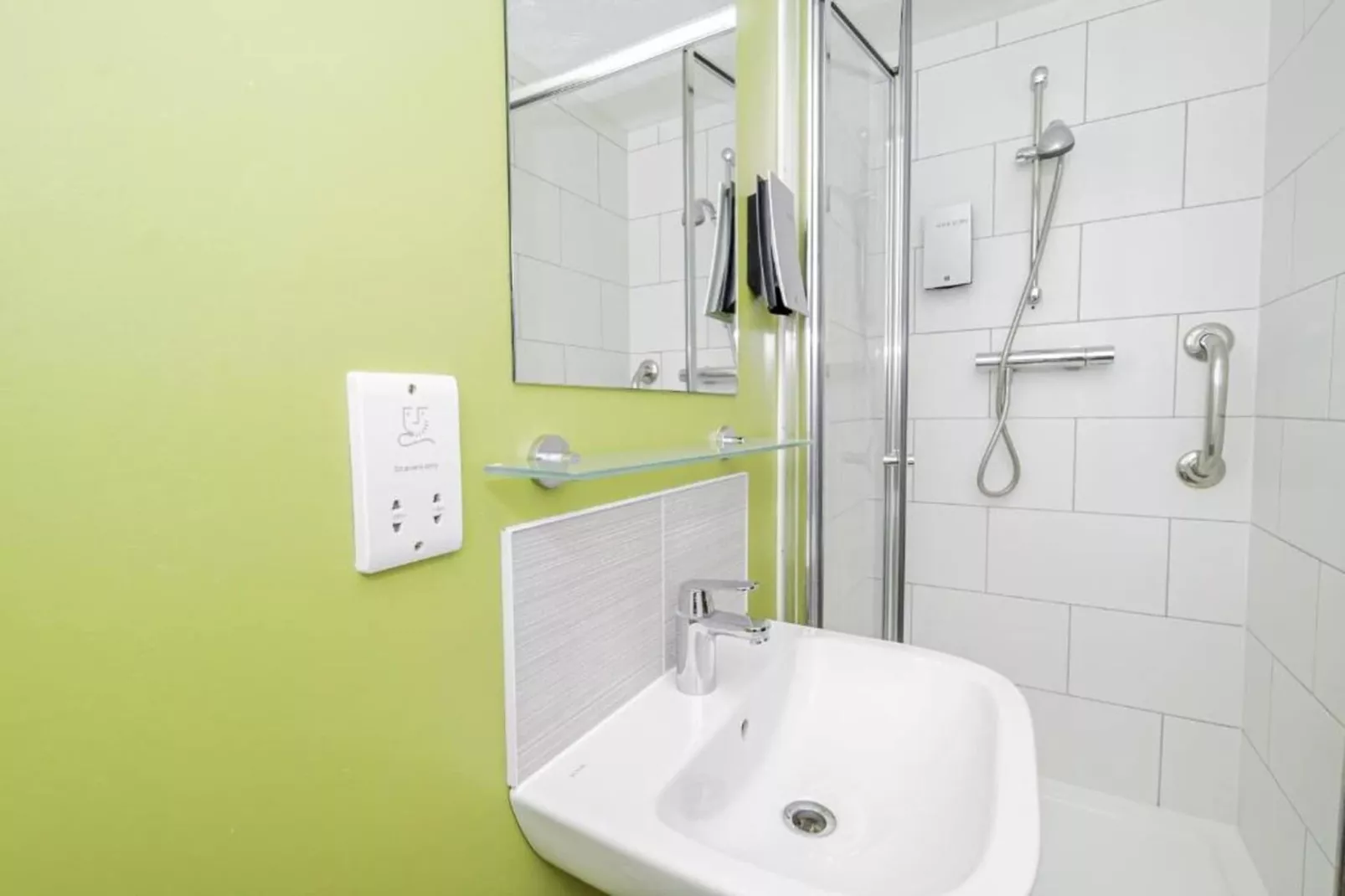 Standard Double Room - Badkamer