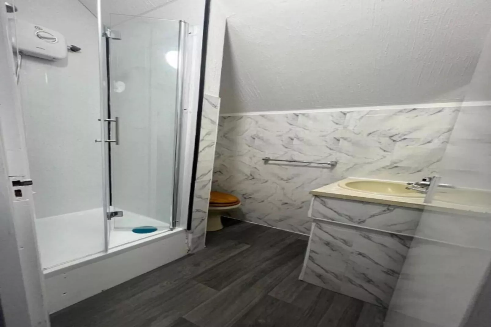 One Bed Room Apartment (4 Guest) - Badkamer