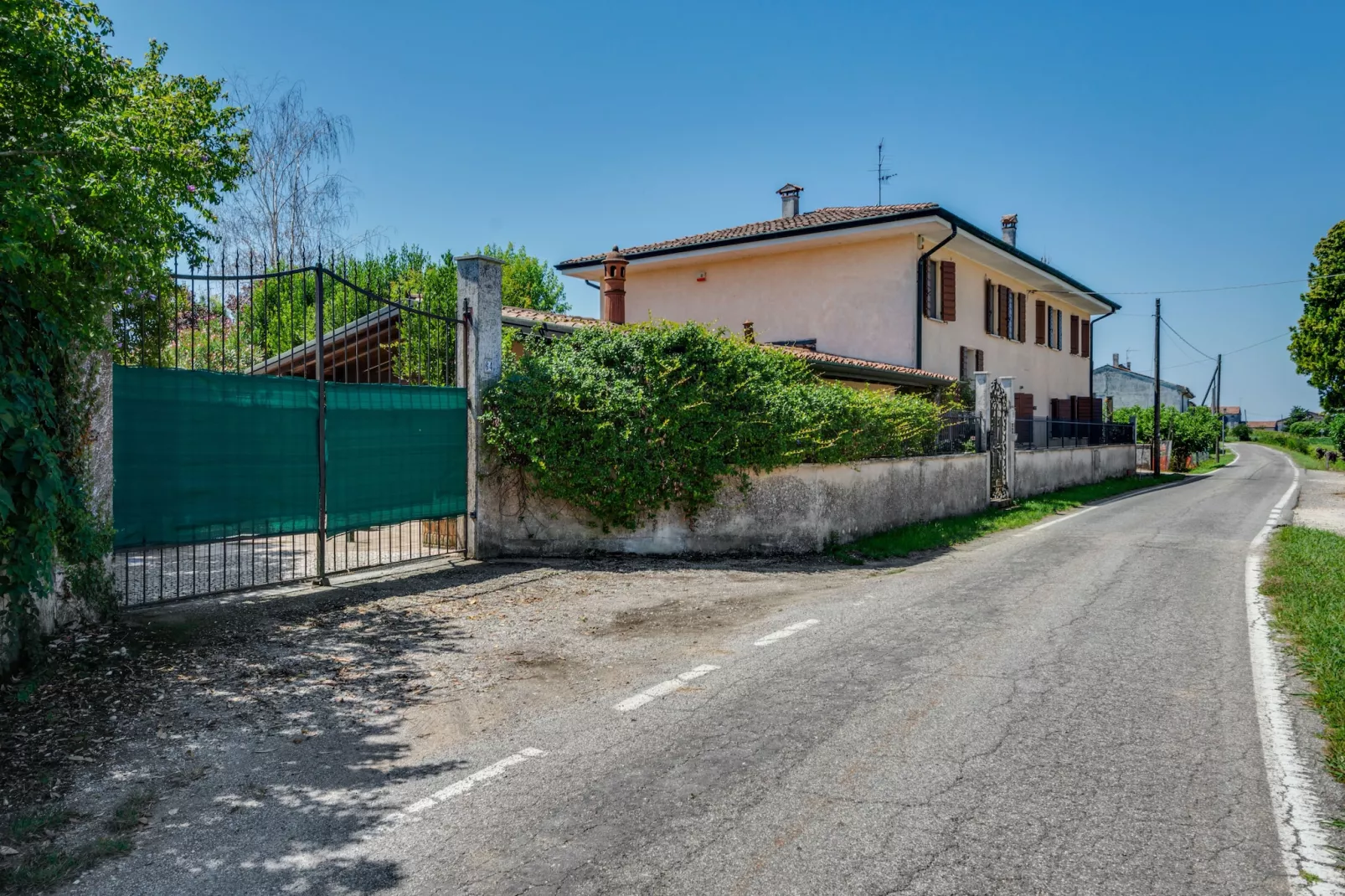 Casa Vacanze situata tra Mantova Verona e il Lago di Garda - Il Trigolo - Buitenkant zomer