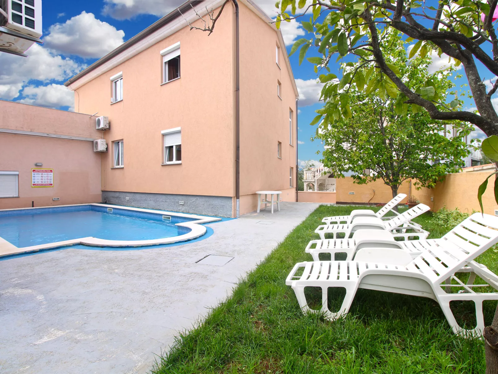Apartment 1359