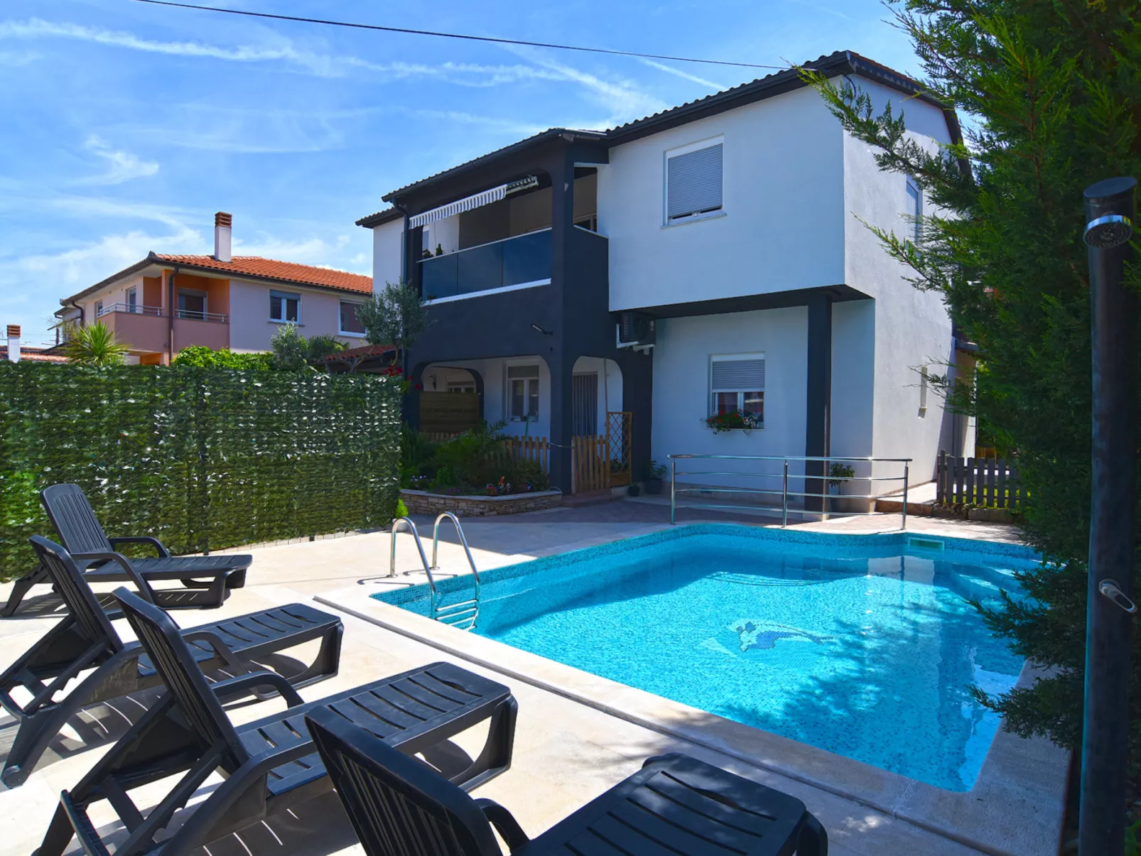 Apartment 759
