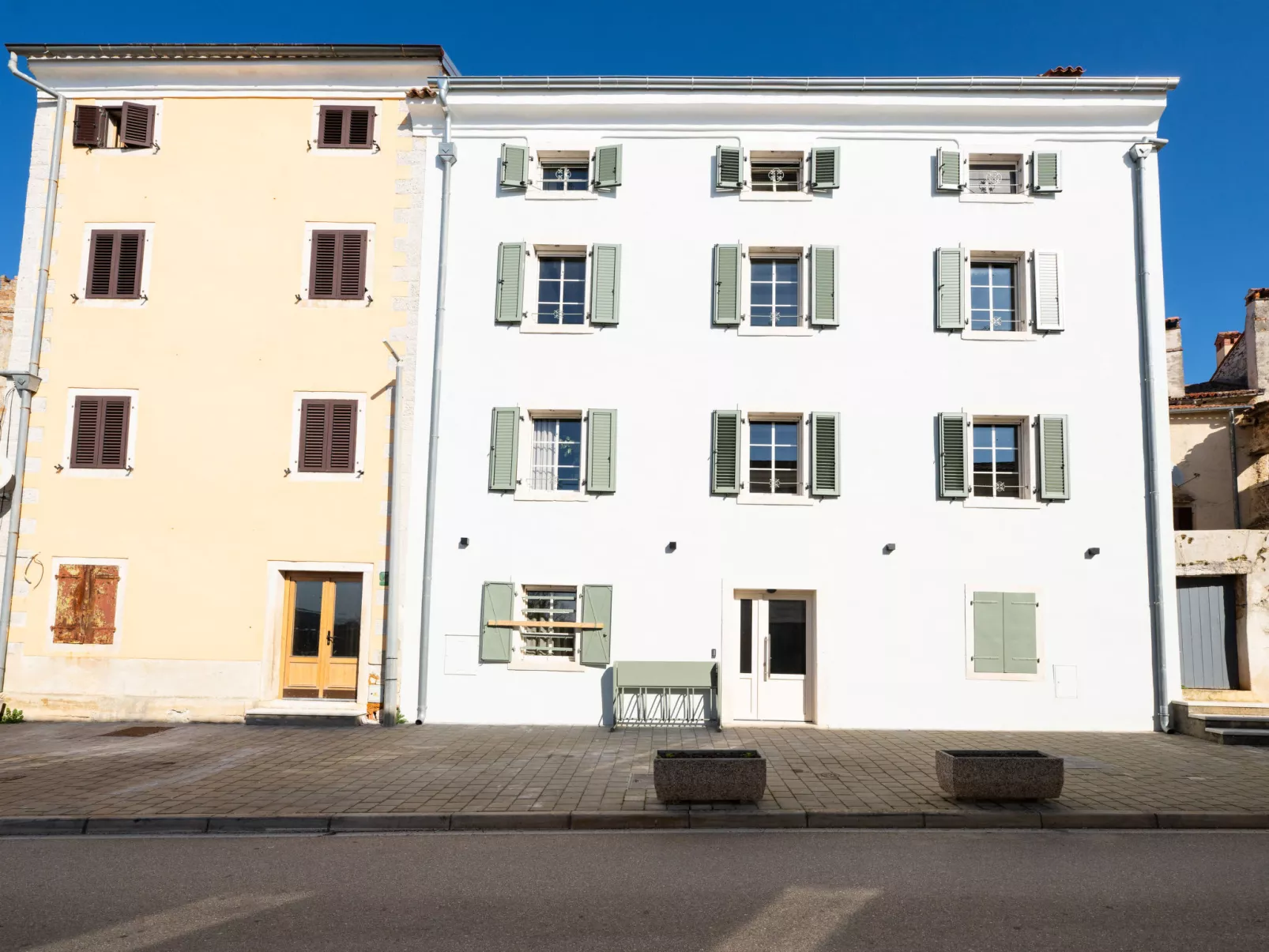 Apartment 2402