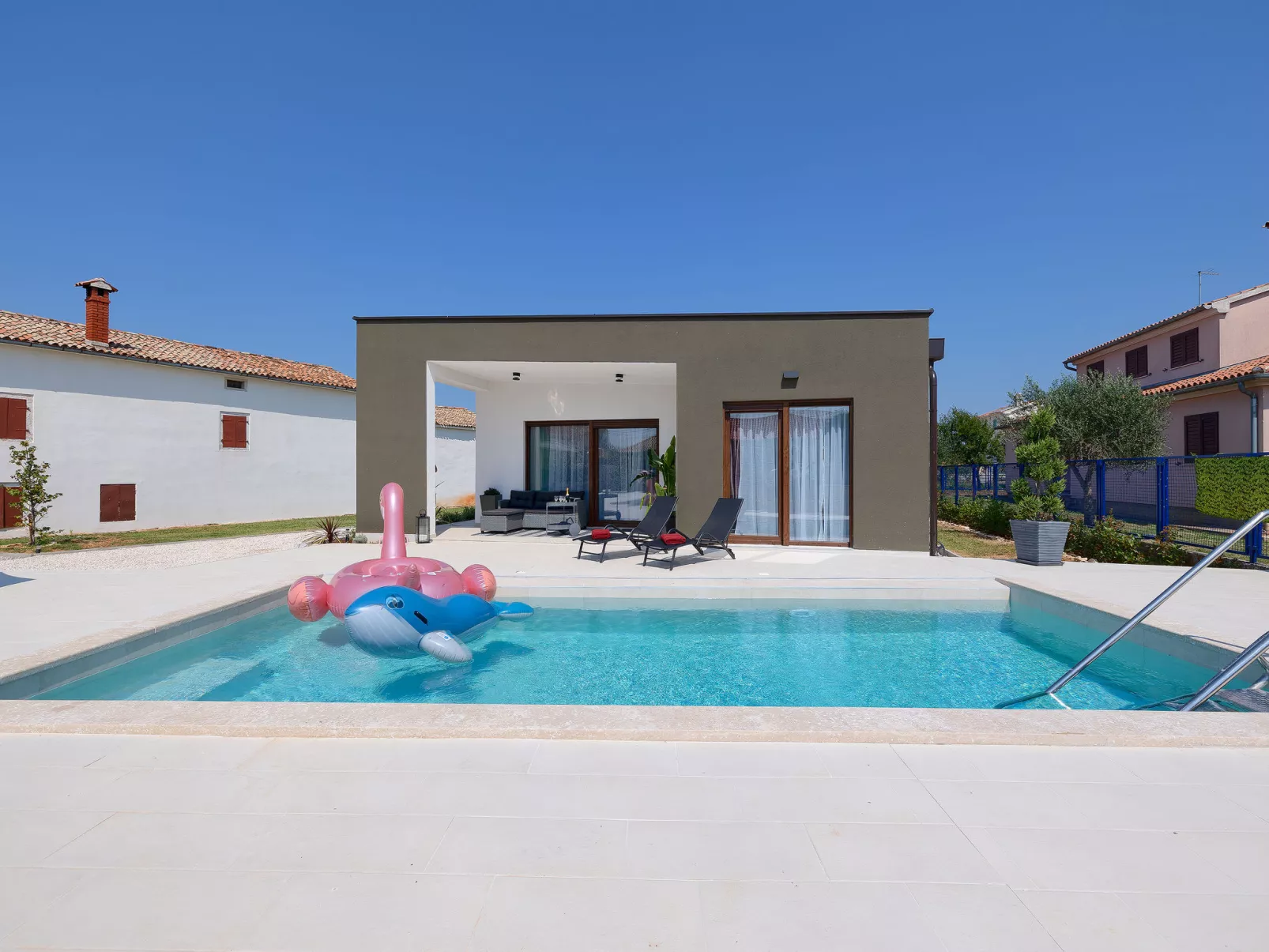House Bronzin