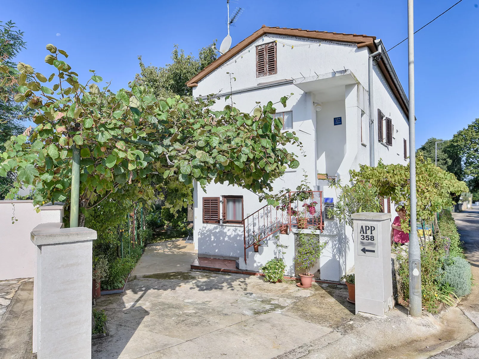 Apartment 358