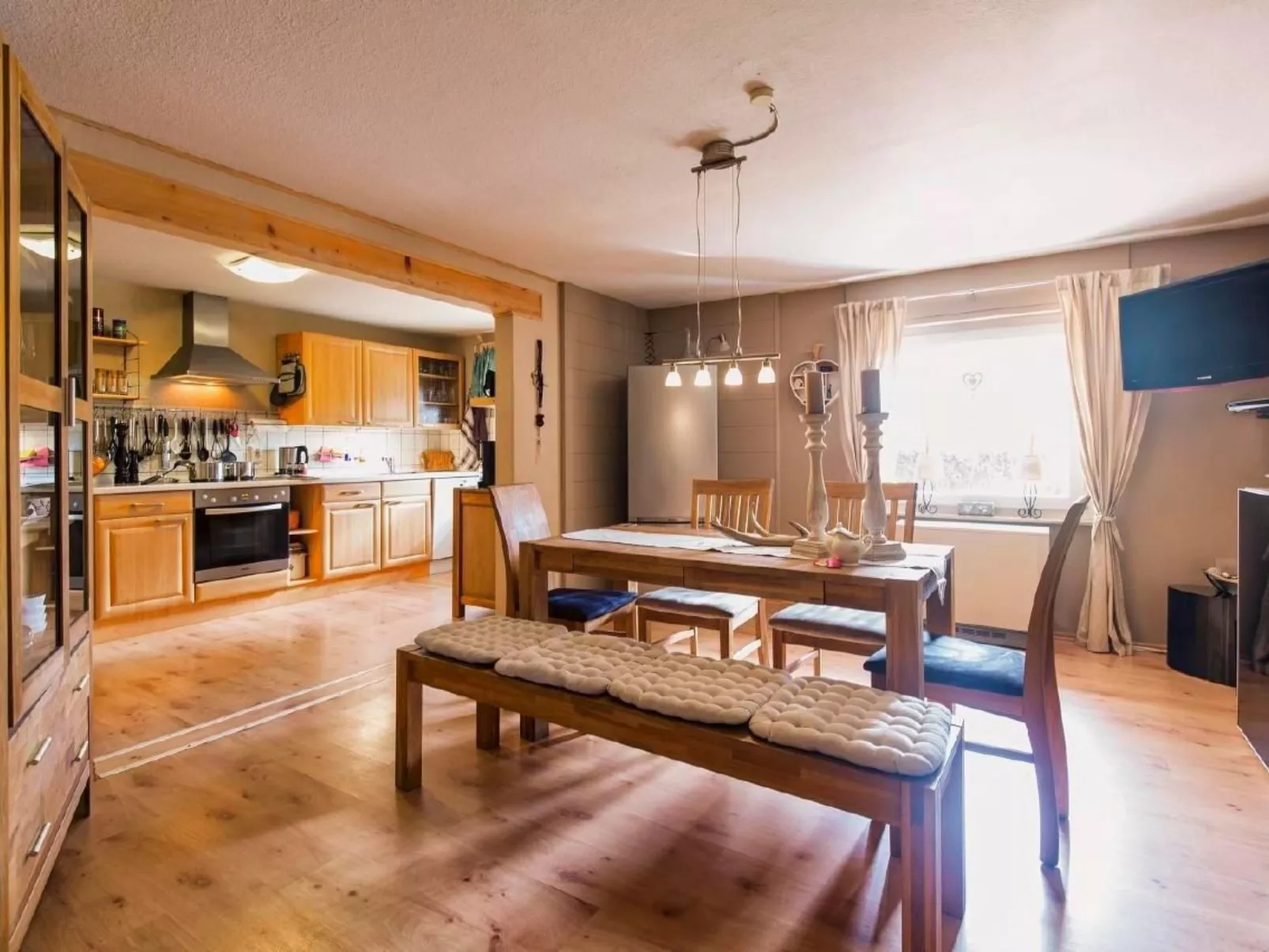 Große Wohnung in Mensfelden mit Großem Balkon
