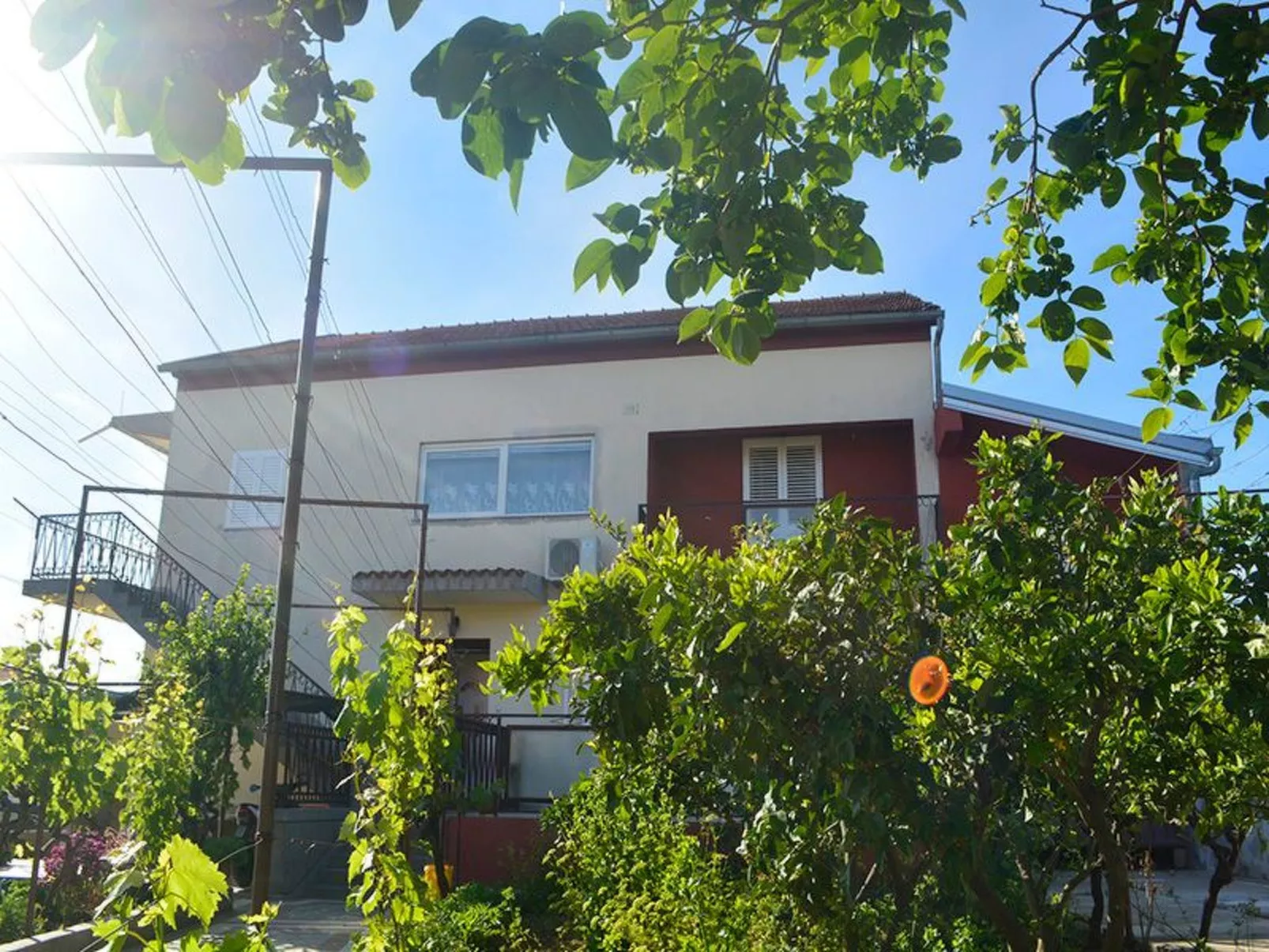 Modernes Appartement mit Terrasse