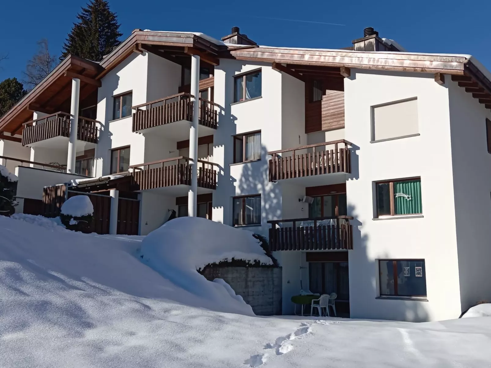 Casa Cappalutta, (Flims Waldhaus). 2.5 Zimmerwohnung mit direktem Gartenzugang