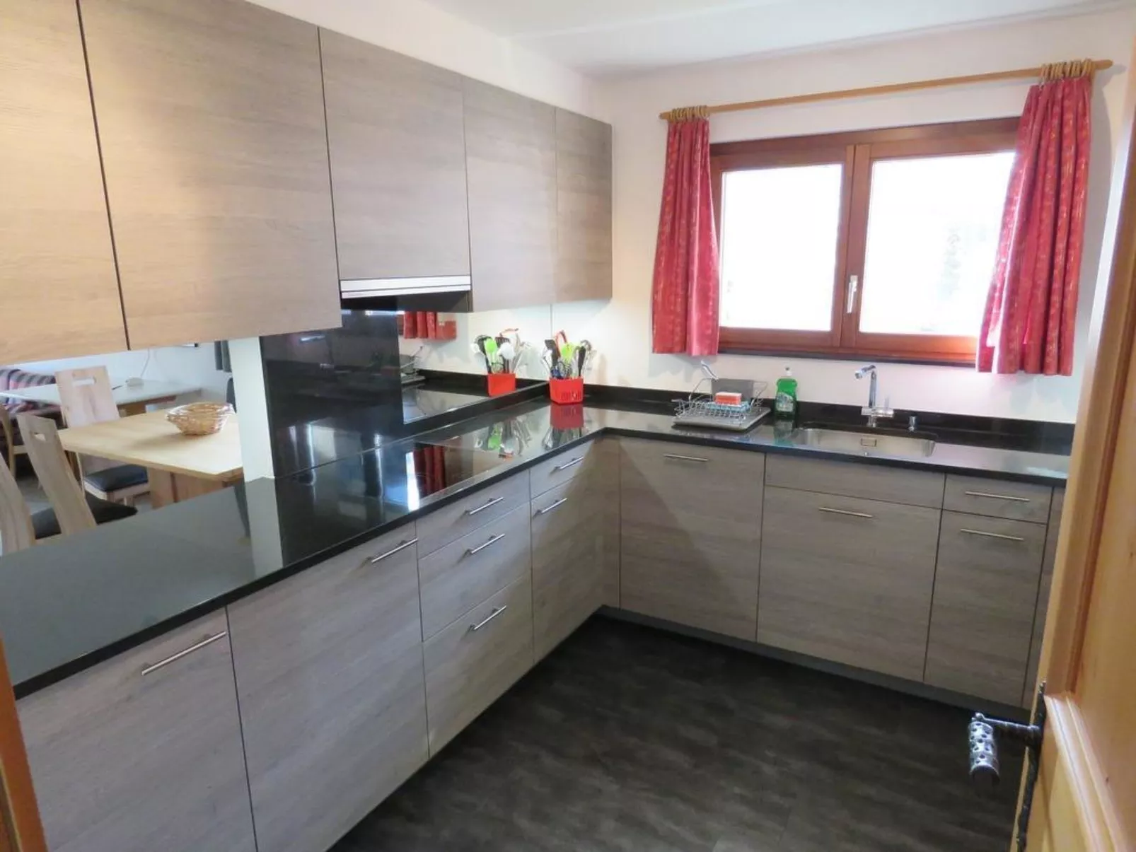 Isola 404 3½-Zimmerwohnung