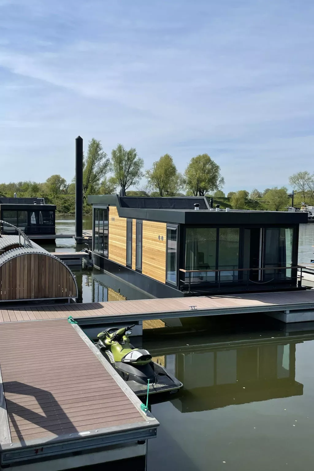 Maasterp - Woonboot 2