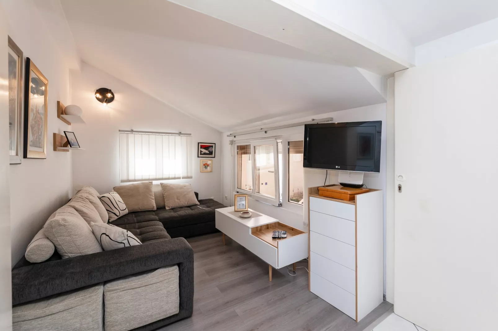 Apartments Roda - Comfort One Bedroom Apartment with Terrace (Kate) - (ST)