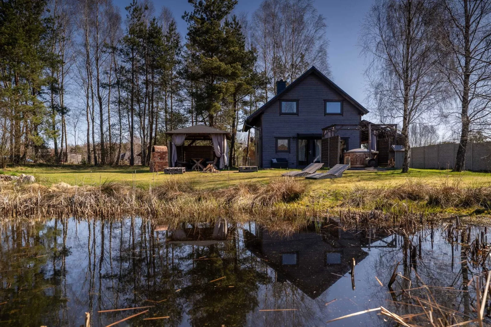 Domek wakacyjny DELUXE dla max 7 osób w Bałachach - Buitenkant zomer