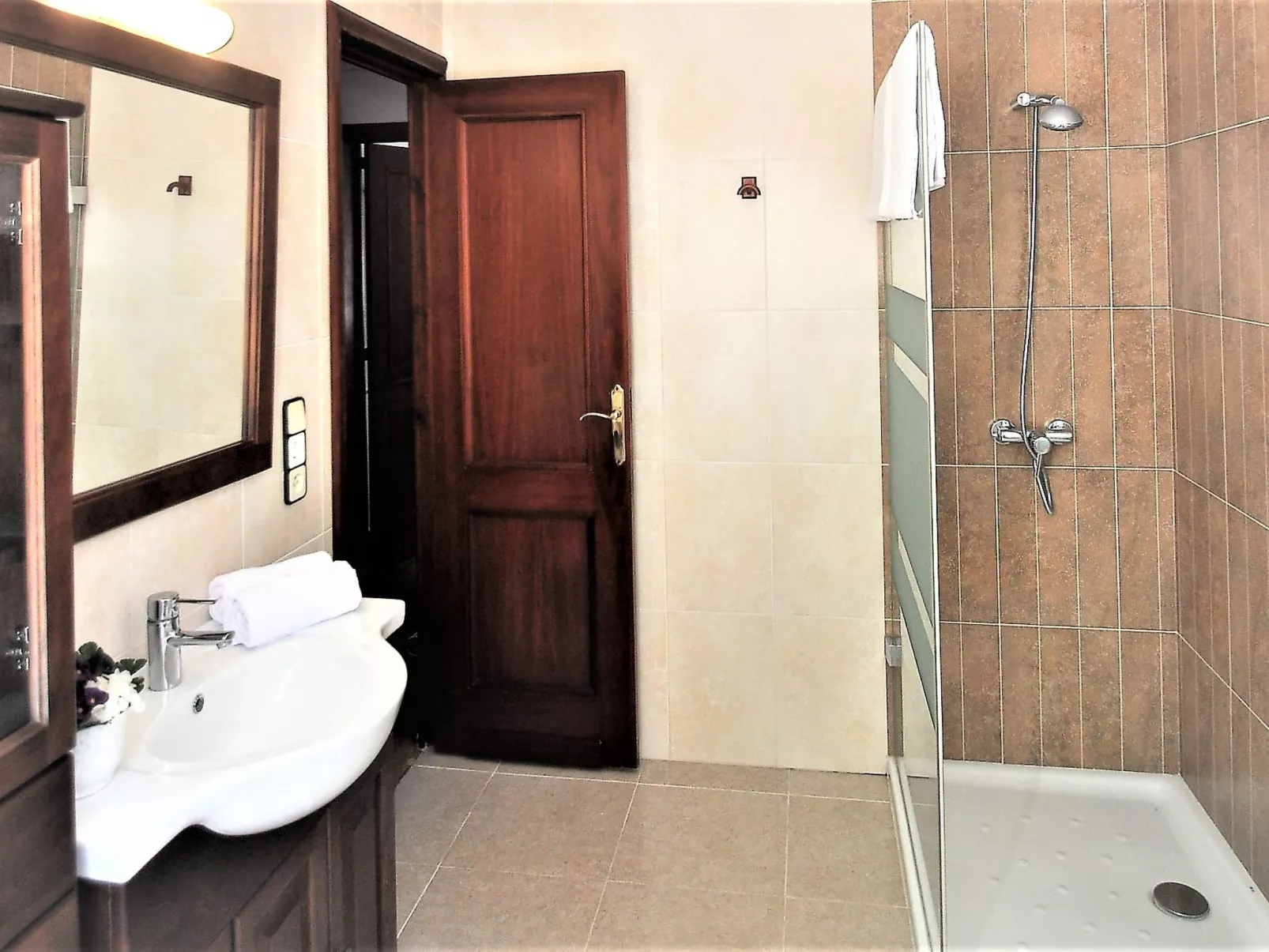 Villa con piscina privada, wifi, aire acondicionado y vistas a montaña ideal pa - Binnen
