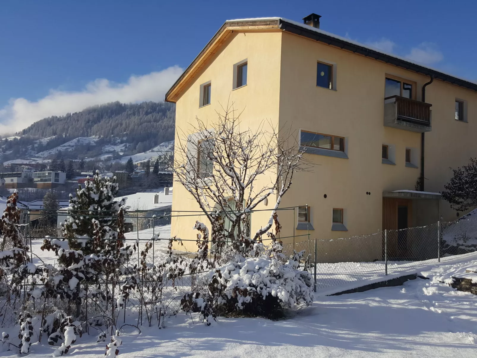 Haus Betschart, (Scuol).