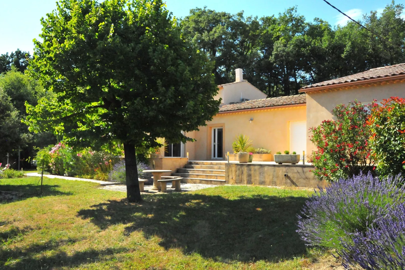 Ferienhaus in Puyméras / Villa Julia - Buitenkant zomer