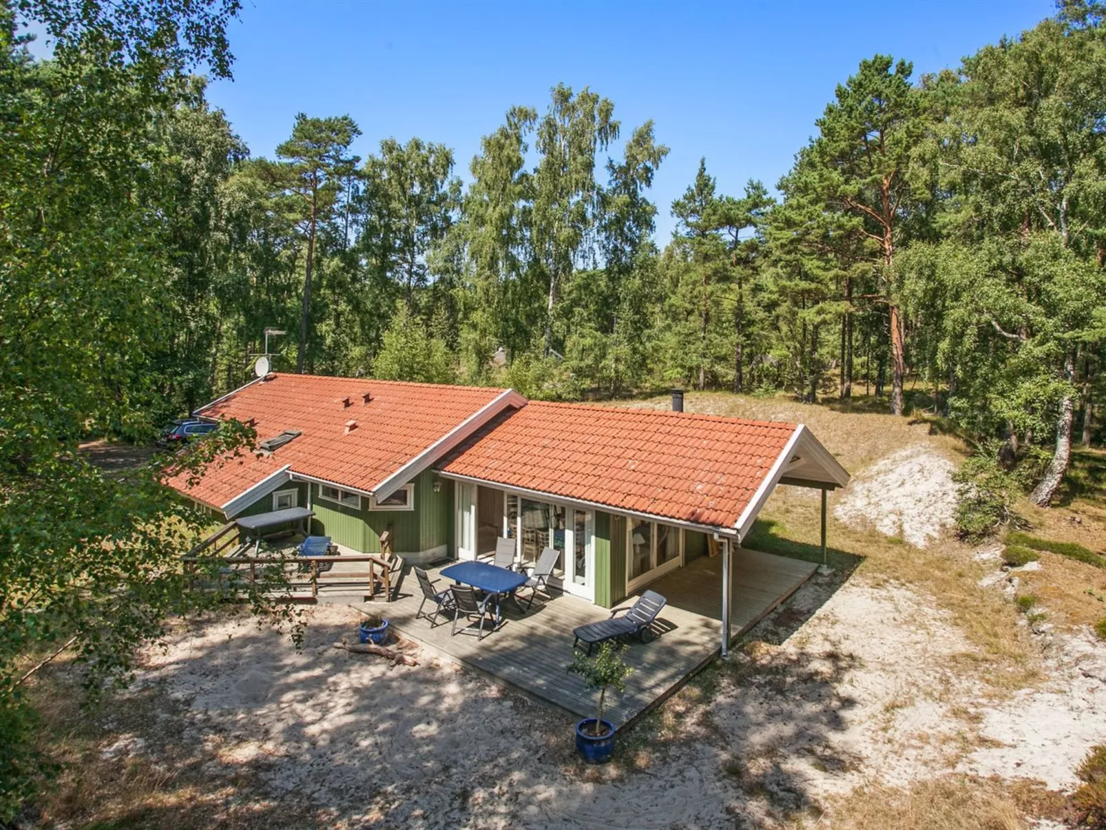 "Sylvia" - 900m from the sea