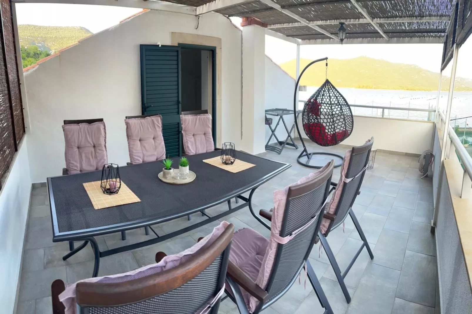 Holiday Home Milutinovic - Four Bedroom  Holiday Home with Sea View - Eetkamer