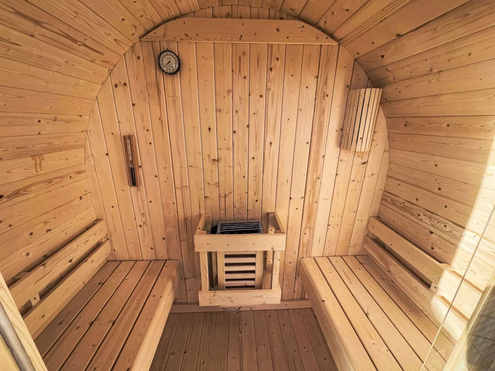 G22 Haus mit Garten, Strandkorb und Grillkamin - Buiten