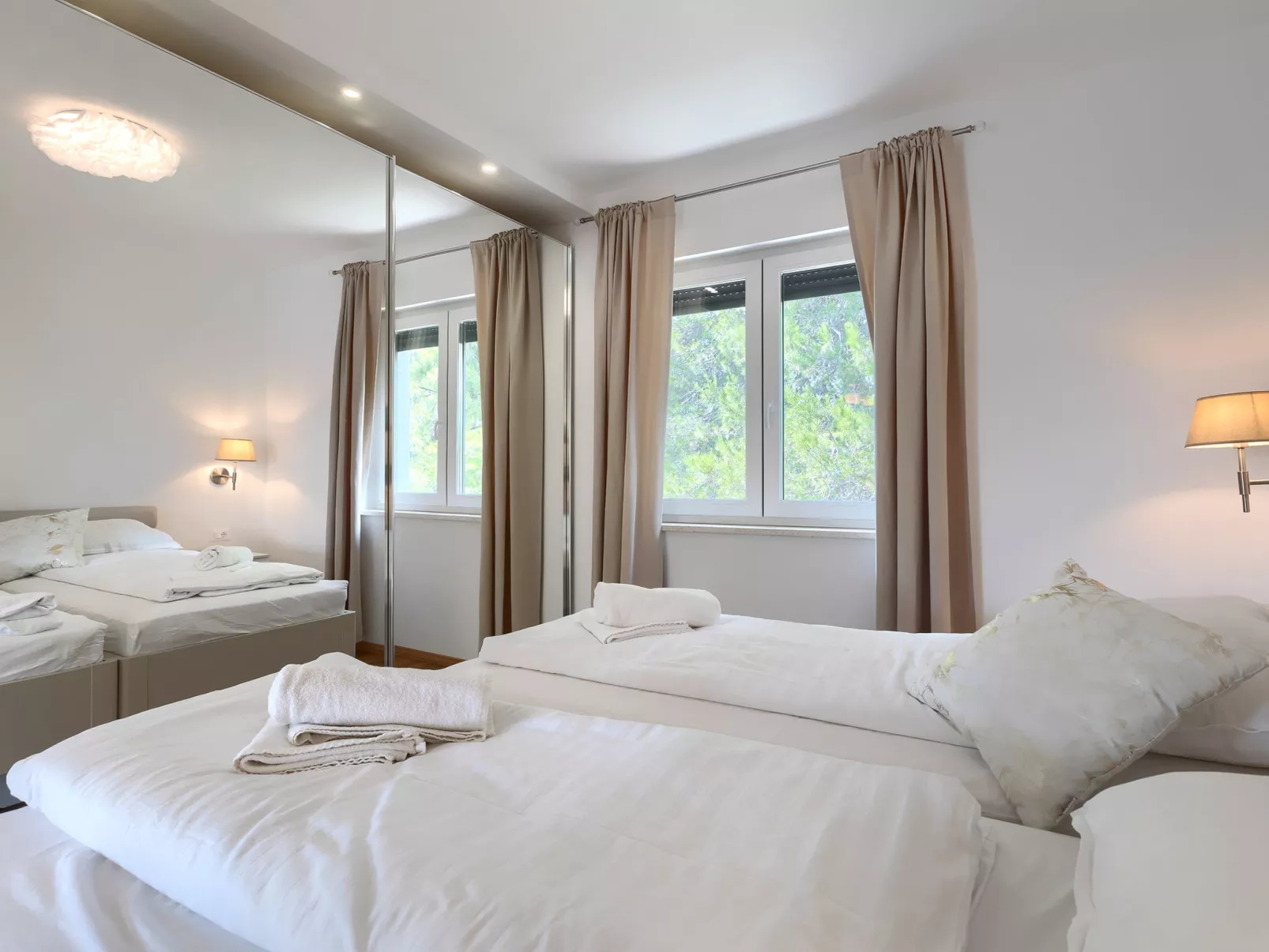 Villa Black and White - Binnen