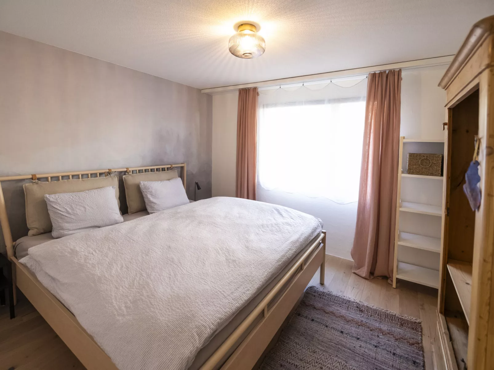 Abitaziun Patgific - Ferienwohnung im Casa Hirundella, (Trin Mulin). 3.5 Zimmer