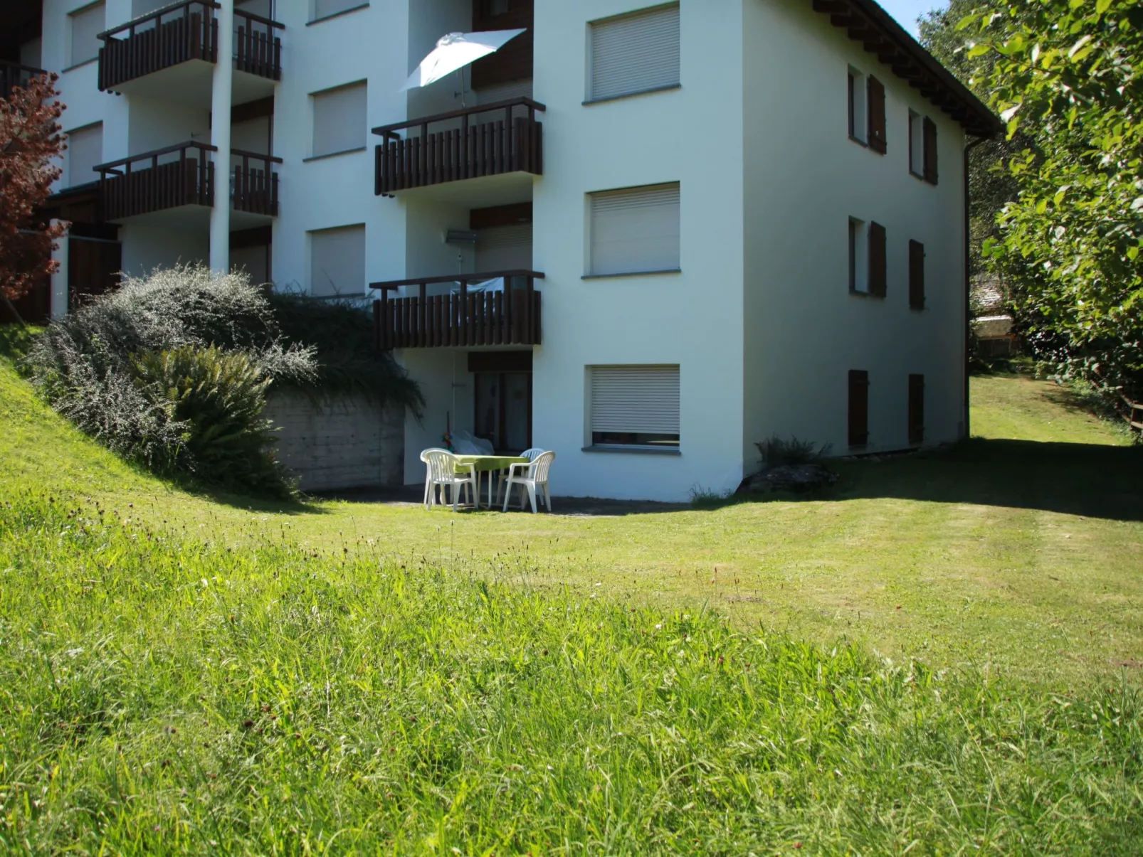 Casa Cappalutta, (Flims Waldhaus). 2.5 Zimmerwohnung mit direktem Gartenzugang