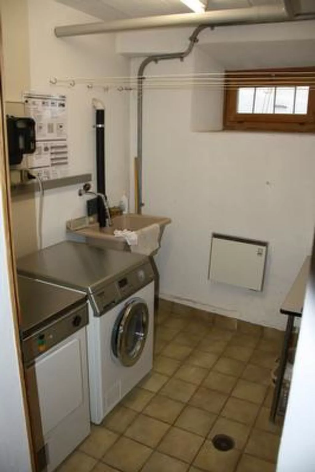 Dachwohnung Plazzetta 23, (Sent).