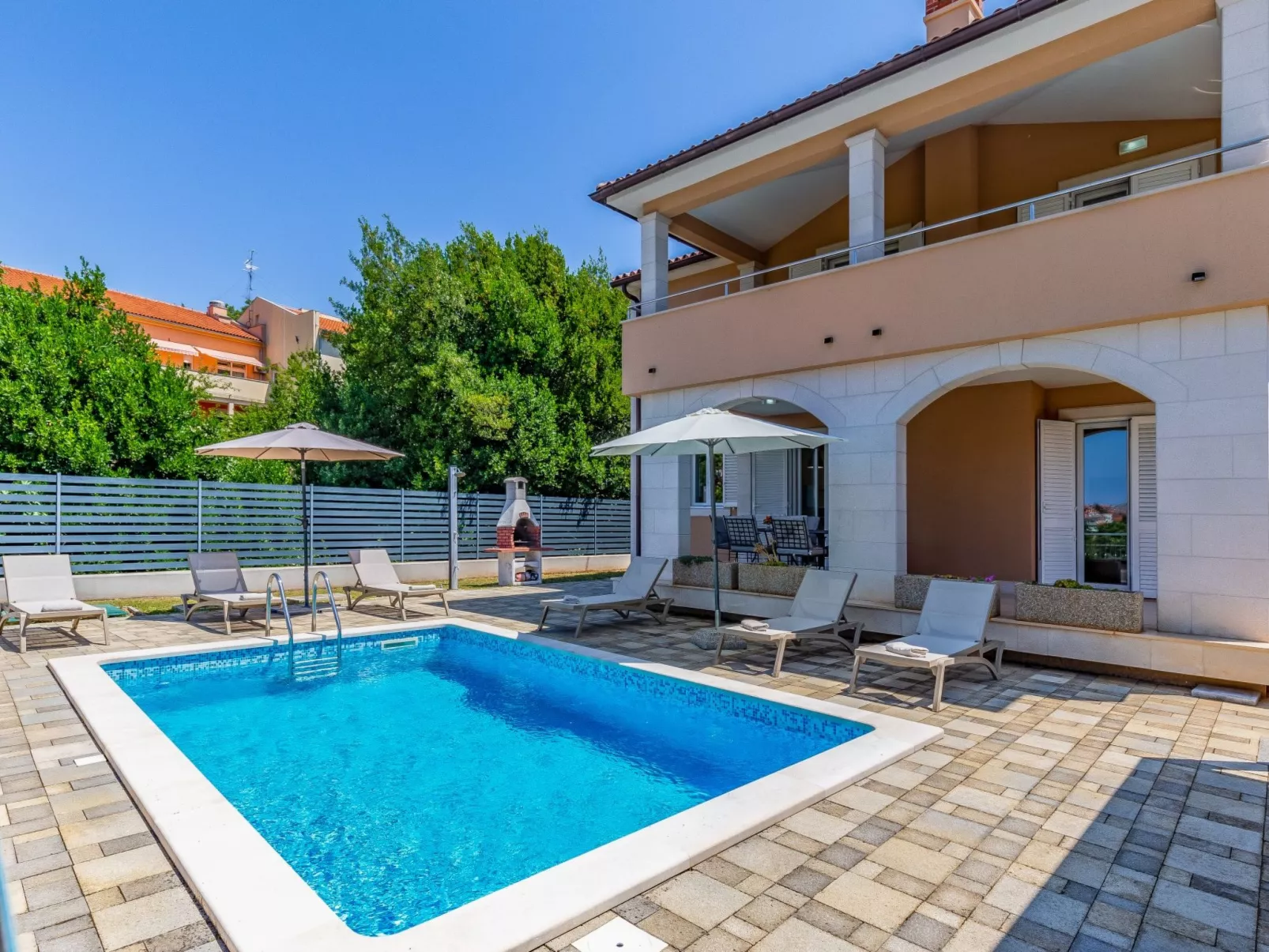Villa Lotus 13G