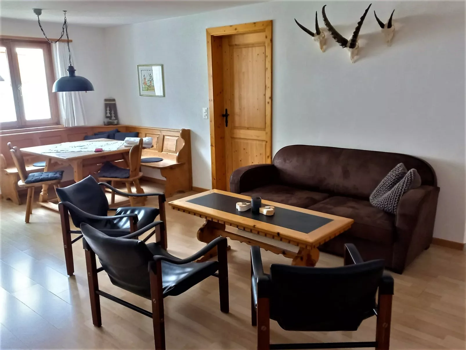 Ferienwohnungen Teuriblick A&B, (Splügen).