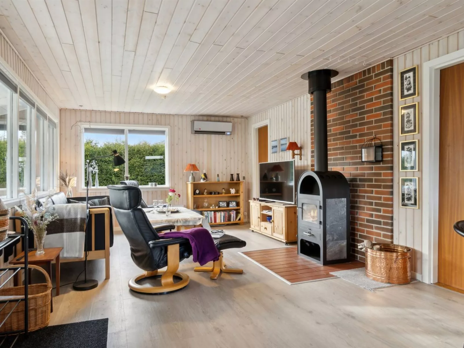 "Sissa" - 1.5km from the sea - Binnen