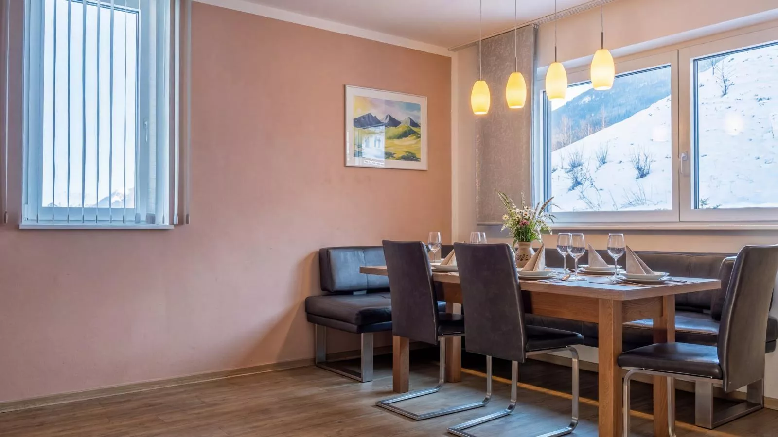 Sonnenhaus - Eetkamer